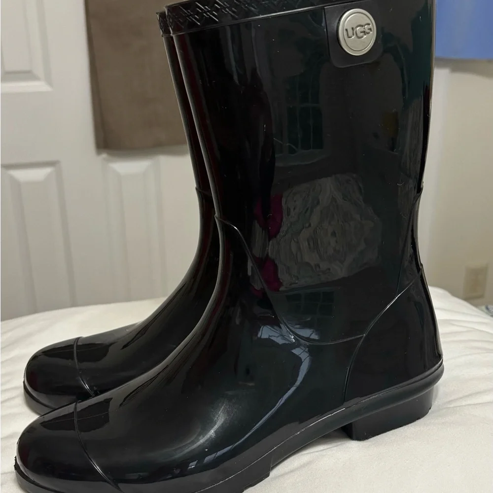 UGG Black Winter & Rain Boots - Wellies Great UGG Wellies! - Picture 2 of 5